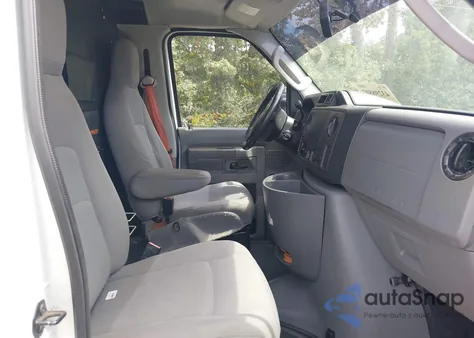 2010 Ford E-150 Commercial/Recreational z USA, uszkodzony, nr VIN 1FTNE1EW5ADA91061